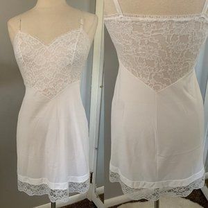 Vintage Vanity Fair 32 S White Full Slip Nightgown Lace Bodice USA
